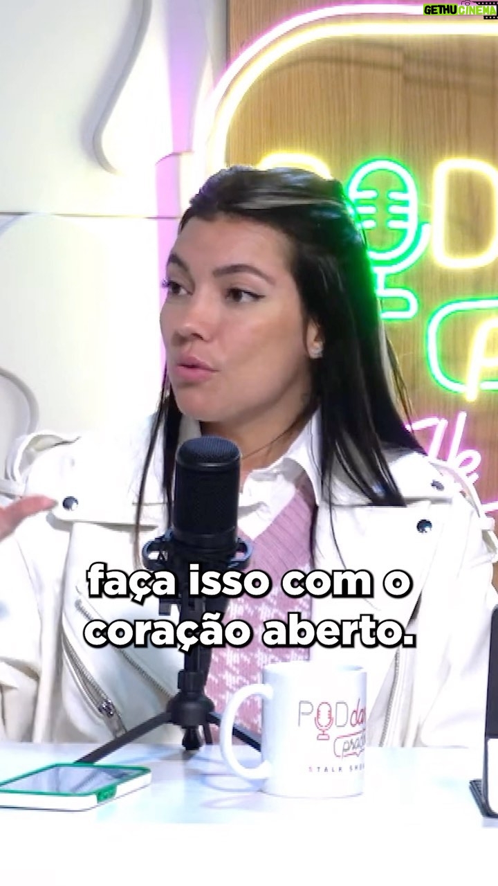 Gabrielle Prado Instagram - conte a sua história quantas vezes você achar necessário. quem não quiser ouvir que tape os ouvidos. #poddarprado 💚