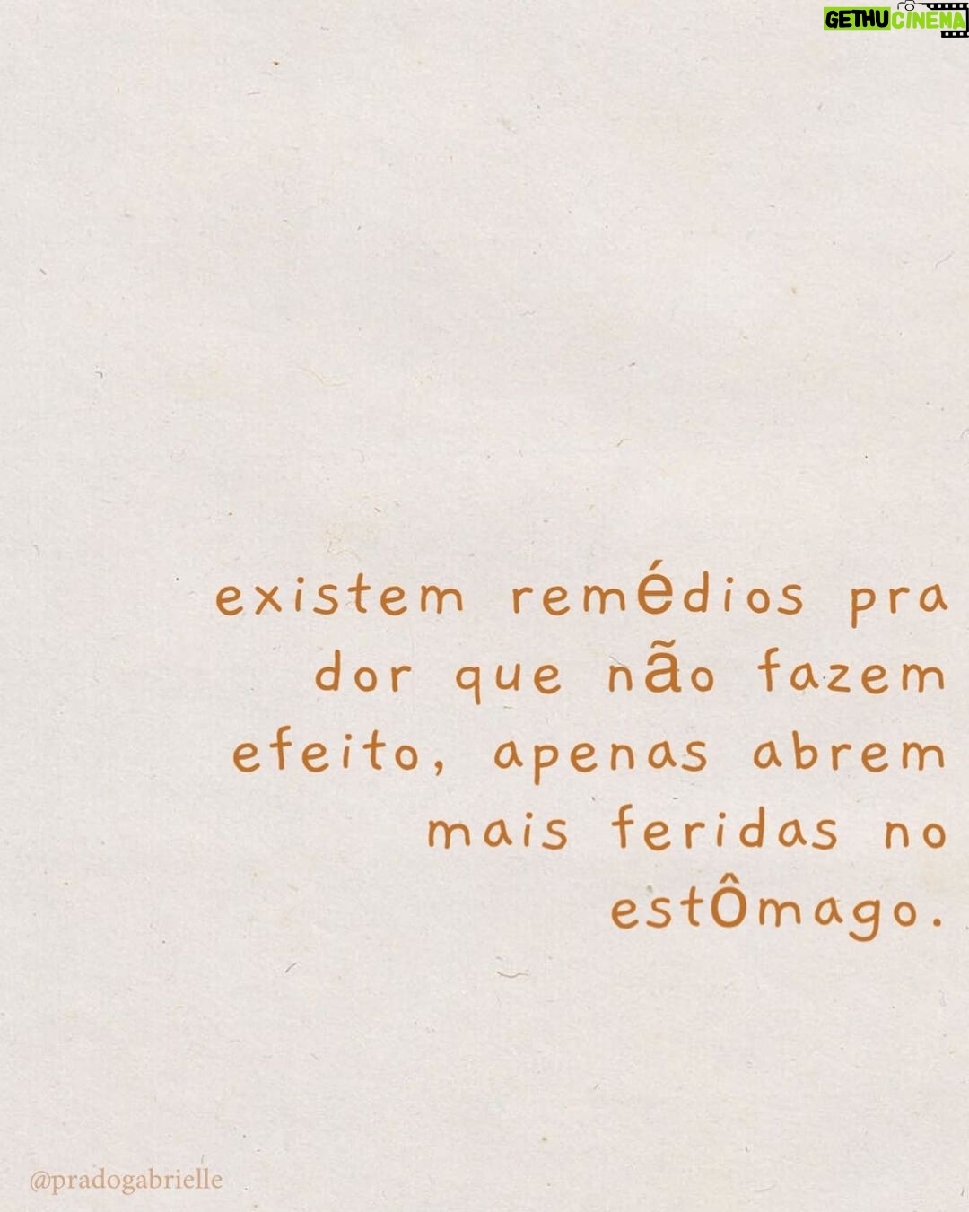 Gabrielle Prado Instagram - o que você consegue entender dessa frase que acabei de postar? São Paulo, Brazil