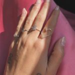 Gabrielle Prado Instagram - qual cor e estilo de unha você vai usar nesse fim de ano? 💅