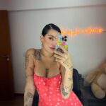 Gabrielle Prado Instagram – o insta de vocês está ruim? tive que apagar o reels! vou postar mais tarde! 

deixa um emoji quem tá vendo essa publicação! 🦕💙🥹😎😻🫶🏻🫦
