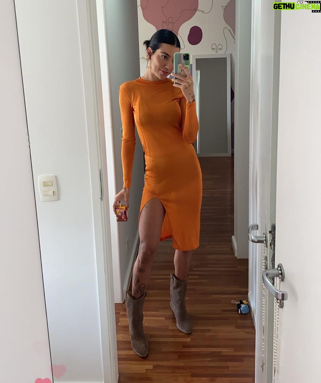 Gabrielle Prado Instagram - Oi, Feliz dia de hoje! 🤍 Essas são algumas peças que estarão disponíveis no bazar @cabinedaprado + @usesisters 👗 Valores de 19,00 a R$ 149,00 Data: 02 e 09/03 sábado Horário: 10h às 17h Local: Av das Américas 5777, sala 206 Comercial park palace (em cima do Cervantes) Próximo a alvorada estação brt bosque da barra estacionamento para carros Quem quiser reservar alguma peça antes, me manda direct! #cabinedaprado Rio de Janeiro, Rio de Janeiro