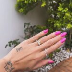 Gabrielle Prado Instagram - qual cor e estilo de unha você vai usar nesse fim de ano? 💅