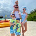 Galina Bob Instagram – Я радуюсь до слёз, когда вижу, что мой труд оказался нужным и оценён таким количеством положительных писем🥲💔☺️Да будет смех и хорошее настроение, нежность и доверительные отношения в каждом доме🙌🏼 
Для тех, кто пропустил мои сторис,расскажу😀Я выпустила свой сборник игр с детьми «Мам, давай играть!», реально лучших игр, которые дети обожают и просят играть в них снова и снова☺️ 120 игр на все возраста от 1 года до 10… и до ♾, во многие с удовольствием играем и мы, родители, друг с другом☀️ Часть игр я придумала сама (у меня было на это 8 лет🤪), какие-то нашла в интернете и трансформировала их, чтобы они были максимально интересными🔥Игры абсолютно разные, по разным направлениям: 
 – запускающие речь
 – игры на логику мышления
 -на внимание
 -на память
 -на мелкую моторику
 -на координацию движений
 -на скорость и ловкость
 -на развитие фантазии
 -психологические игры на тесный контакт мамы и ребёнка
 -успокаивающие игры перед сном
 – квесты
 -зарядки
 -потешки 
 -пальчиковая гимнастика
 -игры народов мира
Игры не требуют практически никаких  подготовительных процессов, для 80% игр вообще ничего не нужно, кроме хорошего настроения😁Можно играть здесь и сейчас: дома🏠, в машине🚘, в поезде🚂, в ванной🛁,на даче 🏕, на отдыхе 🏖, в магазине, стоя в очереди или по дороге в детский сад. 
Практически во все игры можно играть вдвоём (родитель+малыш)❤️Можно и большой компанией☺️☺️☺️
А ещё в сборнике вы найдёте подборку развивающих игр,которые я рекомендую к покупке в магазинах💥Там собраны действительно полезные игрушки,которые не окажутся за диваном через час😄 
Я горжусь и счастлива, что сделала такую работу, которая станет палочкой выручалочкой для каждой мамы🙏🏼 
Ссылка на сборник в шапке профиля☝🏼Но, если не получается по ней перейти, наберите в поисковике 120games.ru 😍