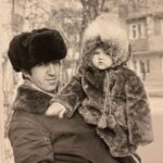 Galina Bob Instagram - Сегодня нашему с Таней Папе мог бы исполниться 61 год😔 Как же я скучаю🥺🥺🥺 Мне кажется, добрее и справедливее человека просто не было!!! Я ни разу в жизни не слышала,чтобы он разговаривал на повышенных тонах, он всегда переживал за нас с сестрой, никогда не подавал вида,что ему плохо или что-то болит. После того, как Мамы не стало, мы старались сделать всё, чтобы унять его боль… и он стойко держался и вся его жизнь была направлена на нас, на наших детей…. Он часто приезжал к нам в Москву, возил гостинцы, очень любил рыбалку…наловит рыбы,пожарит её,сядет в машину и едет к нам в гости сюрпризом… И вот однажды не доехал. Мальчишки дедушку всегда ждали и очень любили❤️ К сожалению, Папа уже не увидел Маргаритку и Светланку (наших с Таней дочек), но… возможно это он и послал их нам с неба🙏🏼❤️❤️❤️❤️ Мой добрый,светлый,любимый Папа…с Днём Рождения🥺
