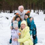 Galina Bob Instagram - Я не смогла выбрать лучшую фотографию, её здесь нет! Они все ДЛЯ МЕНЯ ЛУЧШИЕ🙏 А для вас? Спрашиваю,и сама понимаю, кому интересны вообще чужие семейные радости?🤪 Но мне, действительно, хочется с вами делиться НАСТОЯЩИМ❤️ Я обожаю,когда фотографии, это не просто красивая картинка,а когда ты, рассматривая их, испытываешь те самые эмоции и чувства,которые были тогда,во время съемки🥰 Мне повезло, я познакомилась со своей подписчицей-фотографом Сашей, у которой, ох,какая непростая судьба( расскажу в сторис)🙏 Сашенька, @sasha.naraevskaya , спасибо тебе за эти прекрасные,живые, полные эмоций фотографии🙏❤️❤️❤️