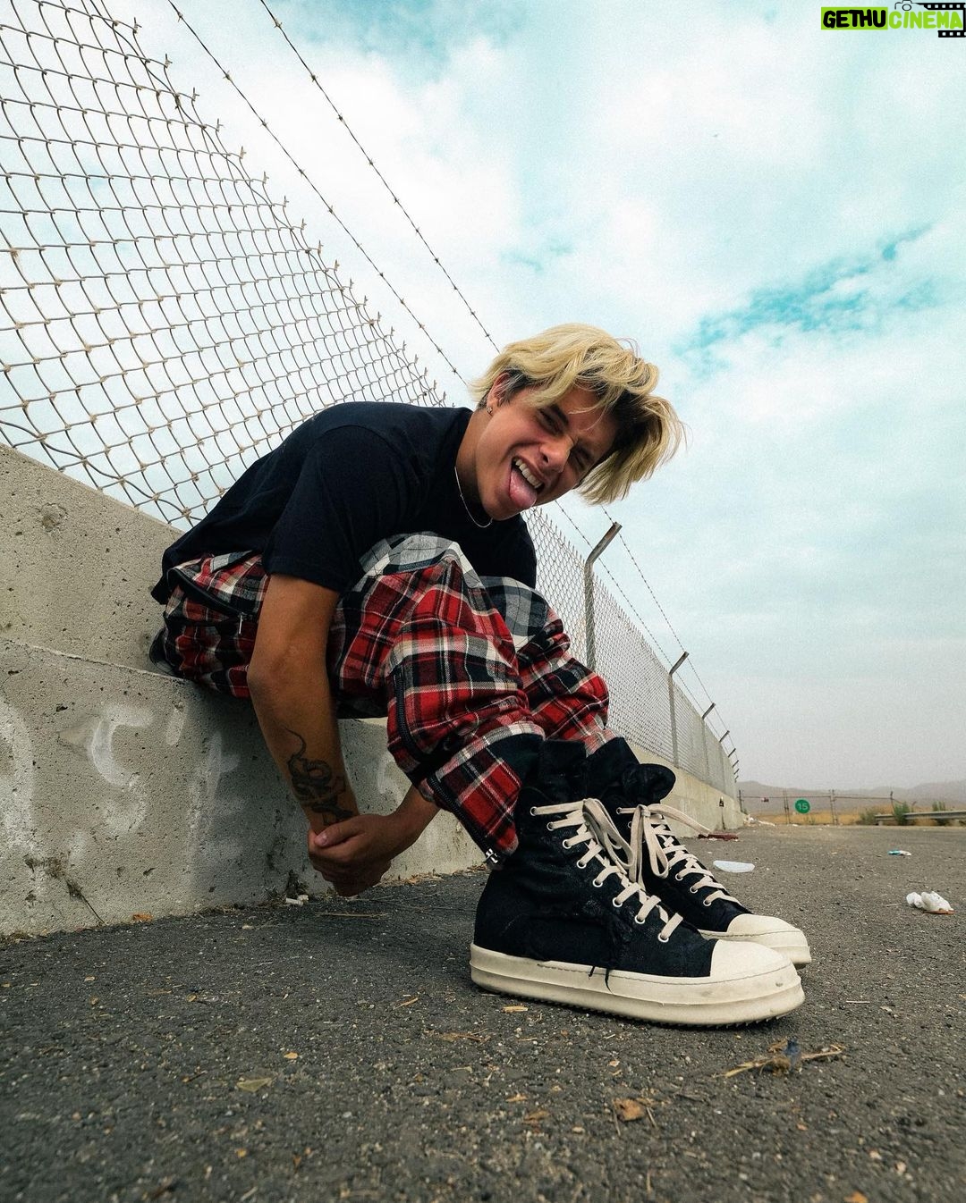Gavin Magnus - 151.3K Likes - I can be a Psycho hiding under your 🛌 @faithconnexion swipe➡️ which pic is your favorite? #fashion