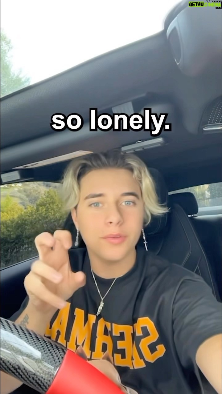 Gavin Magnus - 30.2K Likes - Lonely ..........It's a Vibe....🖤🖤🎸Double tap if You want me to release it.special thanks to @mattmcandrewmusic @kthrash