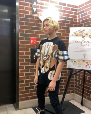 Gavin Magnus Instagram - Drippin down in Ricky O' 🙄 What are your goals for 2022? Double Tap the FIT