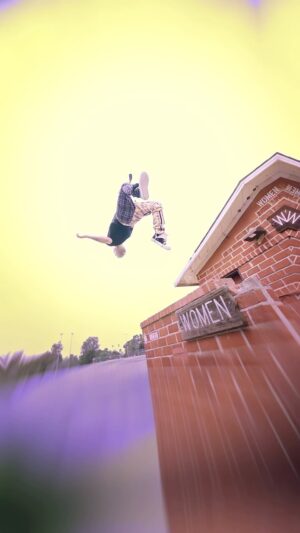 Gavin Magnus Instagram - This was a bad idea🤣 #psycho #pop #poppunk #newmusic #viralvideos