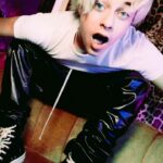Gavin Magnus Instagram – 5 Days Psycho drops special thanks to the team @bignoise to the legendary producer @johnfeldy and everyone  involved in my journey to the 🔝 are you ready? #psycho #pop #poppunk #spotify Japan
