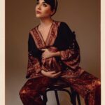 Gonca Vuslateri Instagram - 2024 💫 Şimdi bu halimden daha kiloluyum. 54 kilo giriş yaptım mevzuya, 68’e geldim.. Son 2 ay için beslenme hikayelerinizi yazın bakalım👑🤰🏻 #motherhood #motivationalquotes #momlife 📸 @selimakar 🫶🏼 Teşvikiye