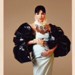 Gonca Vuslateri Instagram - 2024 💫 Şimdi bu halimden daha kiloluyum. 54 kilo giriş yaptım mevzuya, 68’e geldim.. Son 2 ay için beslenme hikayelerinizi yazın bakalım👑🤰🏻 #motherhood #motivationalquotes #momlife 📸 @selimakar 🫶🏼 Teşvikiye