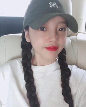 Goo Ha-ra Instagram - ✌️