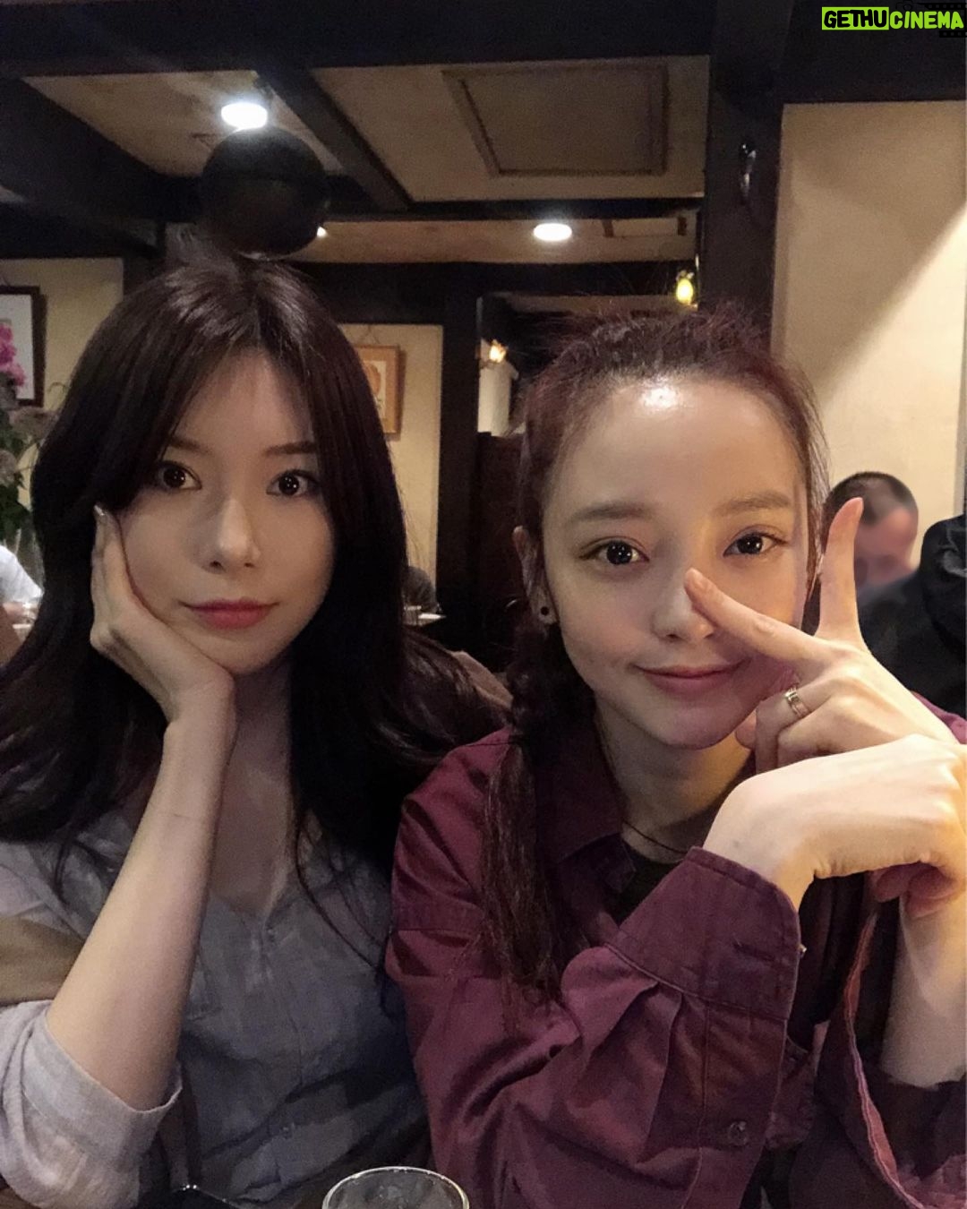 Goo Ha-ra Instagram - 20년지기 친구들 👭#小学生からの友達#일본#日本#나보러와줌#행복#우정#신공주#현인이#ㅋㄷㅋㄷ#흔들린거올려도좋다고함