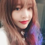 Goo Ha-ra Instagram – 점점 말을 아끼게 된다. 굳이 무언가를 시작하기에 앞서 포부를 밝히는일도 조심스럽다 나에게 부담감만 더 가중할뿐이었다 예전에 잘 풀릴거라 자부했던 일이 엎취락뒤치락하다가 배배 꼬여 망한적이 있었다 애초에 아무말도 안했으면 좋았을텐데 후회한들 내뱉은 말을 다시 주워 담을수는 없었다 그 후부터는 자연스레 앞날의 계획을 세세 하게 말하지 않게 되었다 #책<익숙해질때>중에서