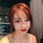 Goo Ha-ra Instagram – 오랜만에 촬영 😀🌹