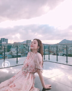 Goo Ha-ra Instagram - 직방 비하인드사진 : )