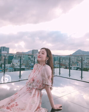 Goo Ha-ra Instagram - 직방 비하인드사진 : )