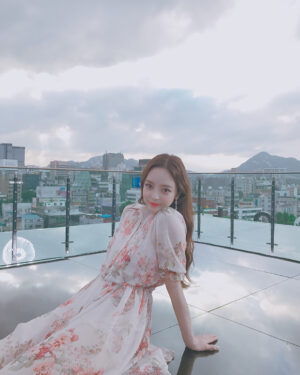 Goo Ha-ra Instagram - 직방 비하인드사진 : )