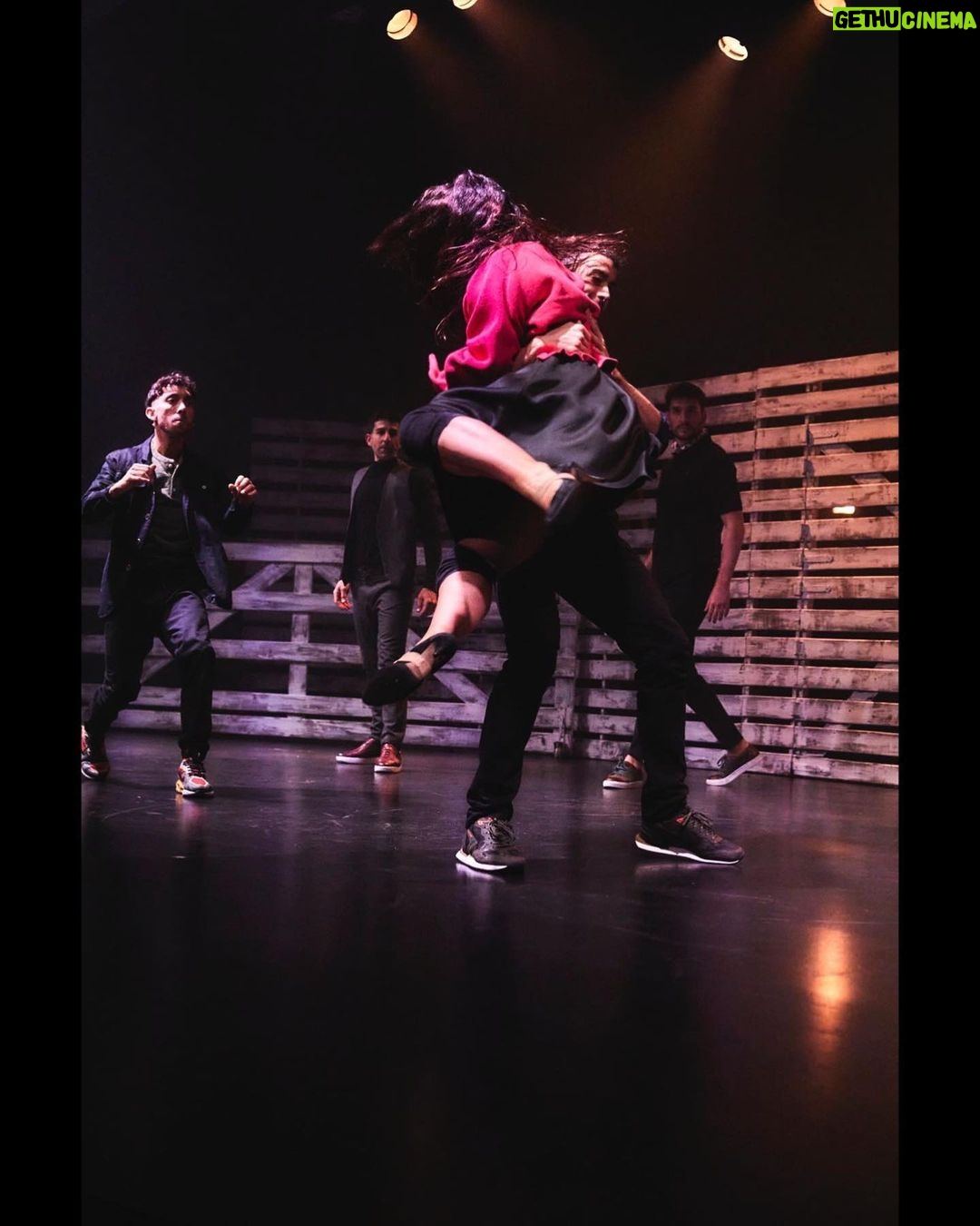 Griselda Siciliani Instagram - Pura Sangre . Miércoles 20:30 @paseolaplazaok Fotos de @santiagoalbanell Vestuario @amelie.coral @equustienda @airbonoficial @natacha_morales_diseñadora @purasangre.teatro @plateanet