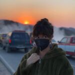 Griselda Siciliani Instagram - B A R D O Algunas imágenes detrás de una de las escenas y el recuerdo de ver amanecer en el desierto durante una semana con todo el equipo 🙏🏻🙌🏻🤍 16 de diciembre @bardomovie en @netflix