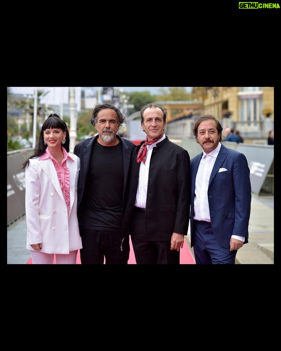 Griselda Siciliani Instagram - Gracias @sansebastianfes por la calidez y el cariño para esta película que amamos. Salú Bardo!!! #AlejandroGIñarritu @bardomovie @netflixlat . @rominagiangreco @menage_a_trois_boutique @prada @pao_makeup @ohlalanails_beauty Festival de cine de San Sebastián
