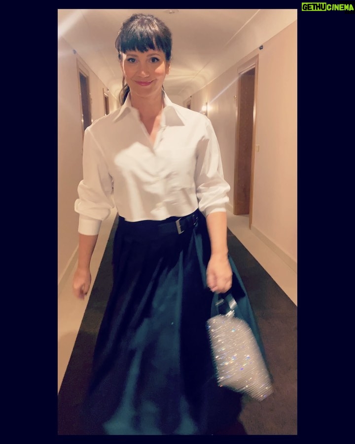 Griselda Siciliani Instagram - Un poco más de estos días intensos y maravillosos acompañando a #Bardo @labiennale @bardomovie @netflix . @prada @pao_makeup @josejuan35 Venezia,Italy