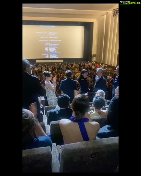 Griselda Siciliani Instagram - #Bardo en Venecia, felicidad total! @labiennale #venezia79 @bardomovie @netflix Y gracias @prada por acompañarme en todo el festival 🙏🏻🇮🇹 … @pao_makeup 💄 @josejuan35 styling Venezia,Italy