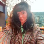 Griselda Siciliani Instagram - Cafecito post rodaje 🎬 🧥@evabourbonvintage