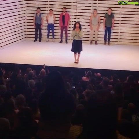 Griselda Siciliani Instagram - QUEDAN 10 FUNCIONES!! En diez días nos despedimos de esta temporada que me está dando PURA felicidad! Gracias a todos los que vinieron a vivir esta experiencia intensa que es Pura Sangre🙏🏻🐎 Los esperamos en estos días de despedida que son una fiesta.🍾🐎 @purasangre.teatro entradas en @plateanet link en bio y en la Boletería del teatro !!!