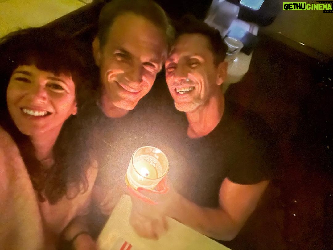 Griselda Siciliani Instagram - Ni una foto digna!!! 😂 Los quiero amigos hermosos @ferrorafa @carlitoscasella #Quenocheteté