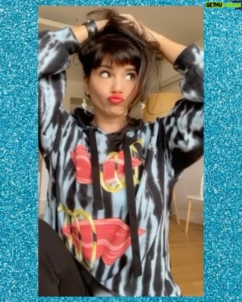 Griselda Siciliani Instagram - Miércoles sos mi lunes. Styling @maruvenancio Pelo @cristianreystyle . @jazminchebar