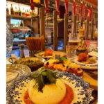 Griselda Siciliani Instagram – Marlon me mira desde la persiana de una pizzería en madrid, yo miro para otro lado pero se me nota que gusto de él… Madrid, Spain