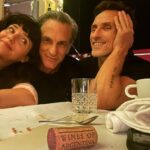 Griselda Siciliani Instagram - Ni una foto digna!!! 😂 Los quiero amigos hermosos @ferrorafa @carlitoscasella #Quenocheteté