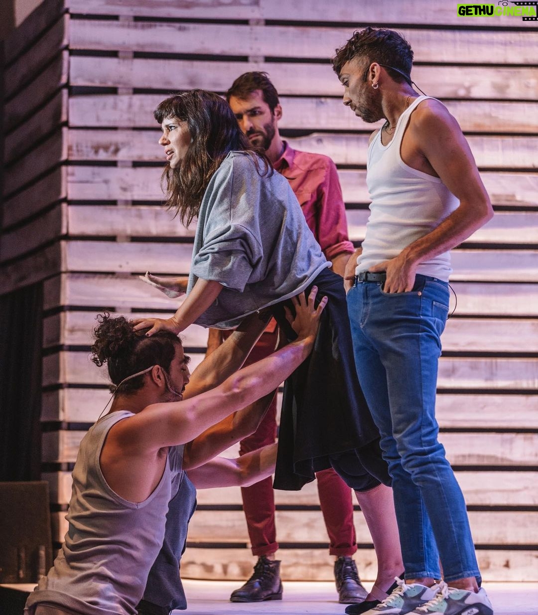 Griselda Siciliani Instagram - Amor total por esta obra y por este equipo salvaje. Pura sangre . Gracias …. Únicas 8 semanas . 📷 @chinasanjuann @carlitoscasella @aruzzireal @kev.litvin @marlenenordlinger @eddygarcia___ @herve_segata @rakhalherrero @nicolastadioli @_juancruz.mm @tomas.rottemberg