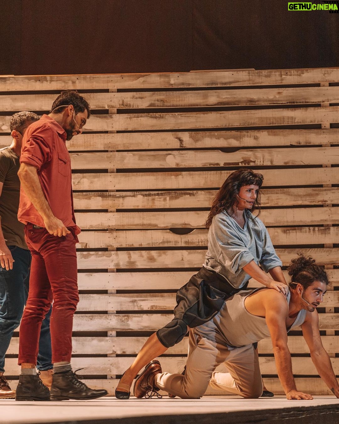 Griselda Siciliani Instagram - En PURA SANGRE la cosa se pone intensa 🐎🌶 Hoy 20:30 y 22:30 Domingo 21 hs Lunes 21hs Entradas link en bio. @plateanet y en la boletería del teatro . Teatro Tabaris
