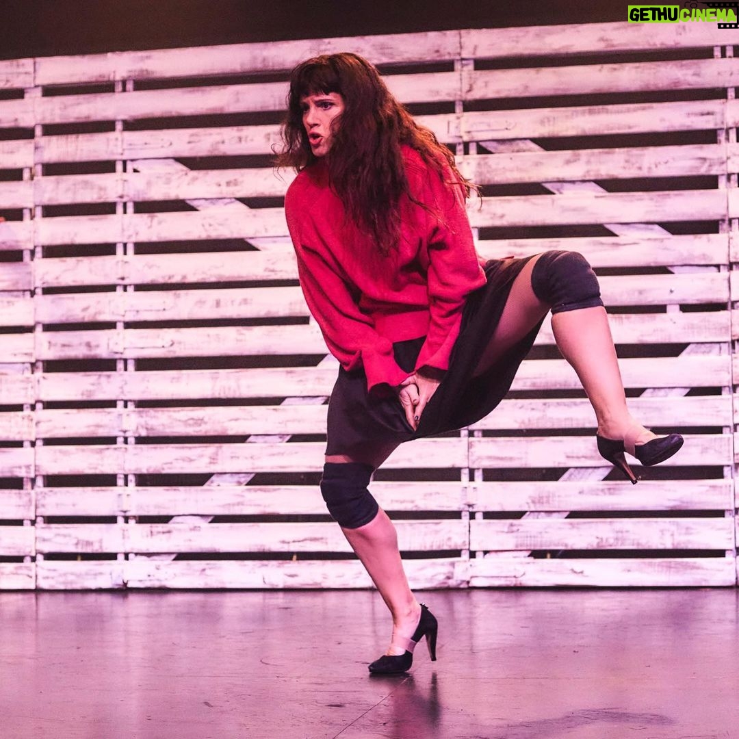 Griselda Siciliani Instagram - HOY ESTRENAMOS!!!! Así estoy , tranqui 🤪 en unas horas Volvemos con PURA SANGRE @purasangre.teatro foto: @santiagoalbanell Paseo La Plaza