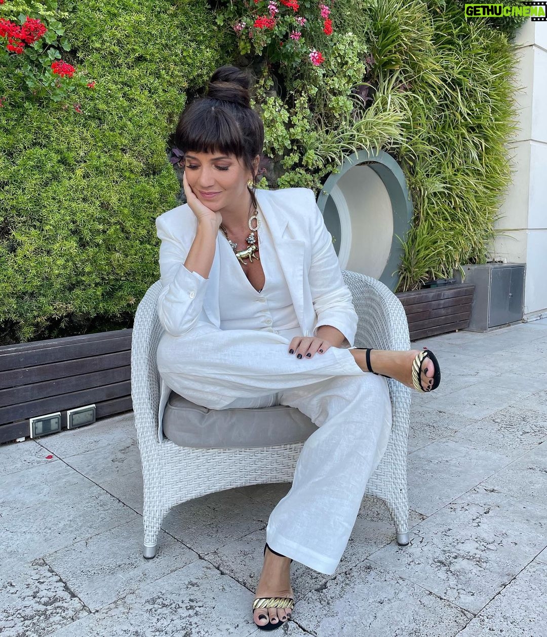 Griselda Siciliani Instagram - Día de prensa y comunicación de PURA SANGRE en el @fourseasons @fsbuenosaires Lookazo de @maruvenancio Mua @claritastorninimakeup Pelo @cristianreystyle Uñas @ohlalanails_beauty