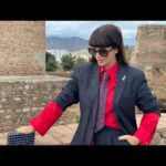 Griselda Siciliani Instagram - Festival de Málaga . @festivalmalaga Estilismo @rominagiangreco para @rfgstylecoaching Conjunto sastrero recuperado bordado a mano con detalle de escarapela + camisa realizada con descarte textil reciclado + corbata vintage bordada a mano @haeder.club ♻️ / zapatos @eduardolazarooficial / clutch @soyodraz . Pedimos disculpas por el momento en el que con @joacofurriel nos autopercibimos bailaores flamencos 🙏🏻💃🏻 Málaga, Andalucia, España