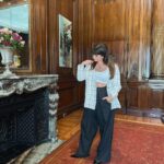 Griselda Siciliani Instagram - Día de prensa para #TerapiaAlternativa @starplusla ✔️Conjunto sastrero by @haeder.club x @lujanhaeder 🇦🇷 | Saco y pantalón recuperado, revalorizado y reciclado a mano #diseñosustentable #trazabilidad ♻️ Joyas diseñadas y hechas a mano @sintesisdesign Imagen y estilismo @rominagiangreco ❤️ para @rfgstylecoaching Pelo y maquillaje @verosabbatinimua @jsanabriaok Four Seasons Hotel Buenos Aires