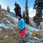 Guri Instagram - Trekking 💚🤍 #gulmargkashmir