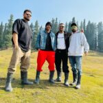 Guri Instagram - Trekking 💚🤍 #gulmargkashmir