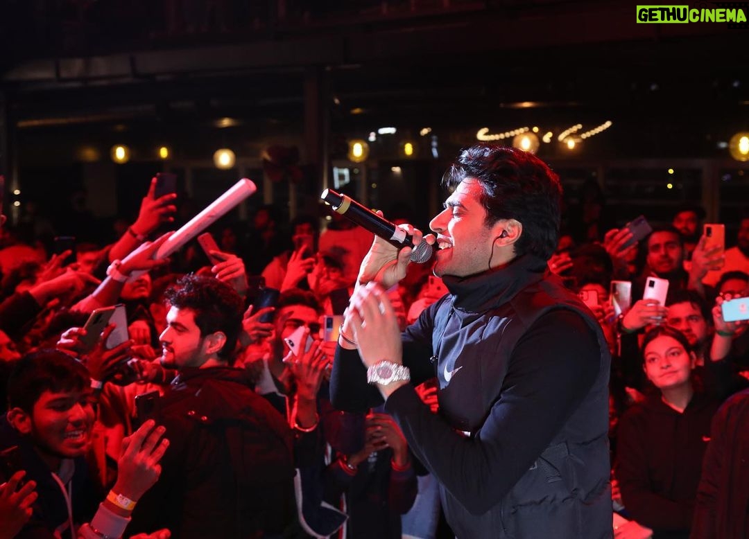 Guri Instagram - It’s been always a pleasure to perform here at Jaipur You guys were awesome last night Much love and big hugs 🤗❤️