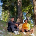 Guri Instagram - Trekking with my homies 😍🌳🧗🏻 @ijassmanak @gurioye @sattidhillon7 @iarjun5