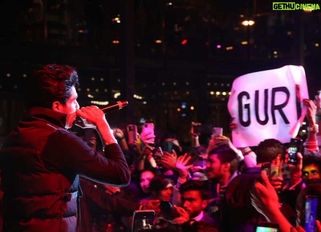 Guri Instagram - It’s been always a pleasure to perform here at Jaipur You guys were awesome last night Much love and big hugs 🤗❤️