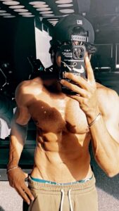 Guri Instagram - Follow @themartianacademy for fitness updates. 💪