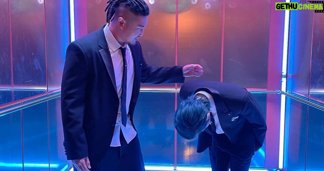 Ha Sung-woon Instagram - #8월9일 #Selectshop #strawberrygum #하성운 #던밀스 #Donmills #감사합니다 #많이사랑해주세요
