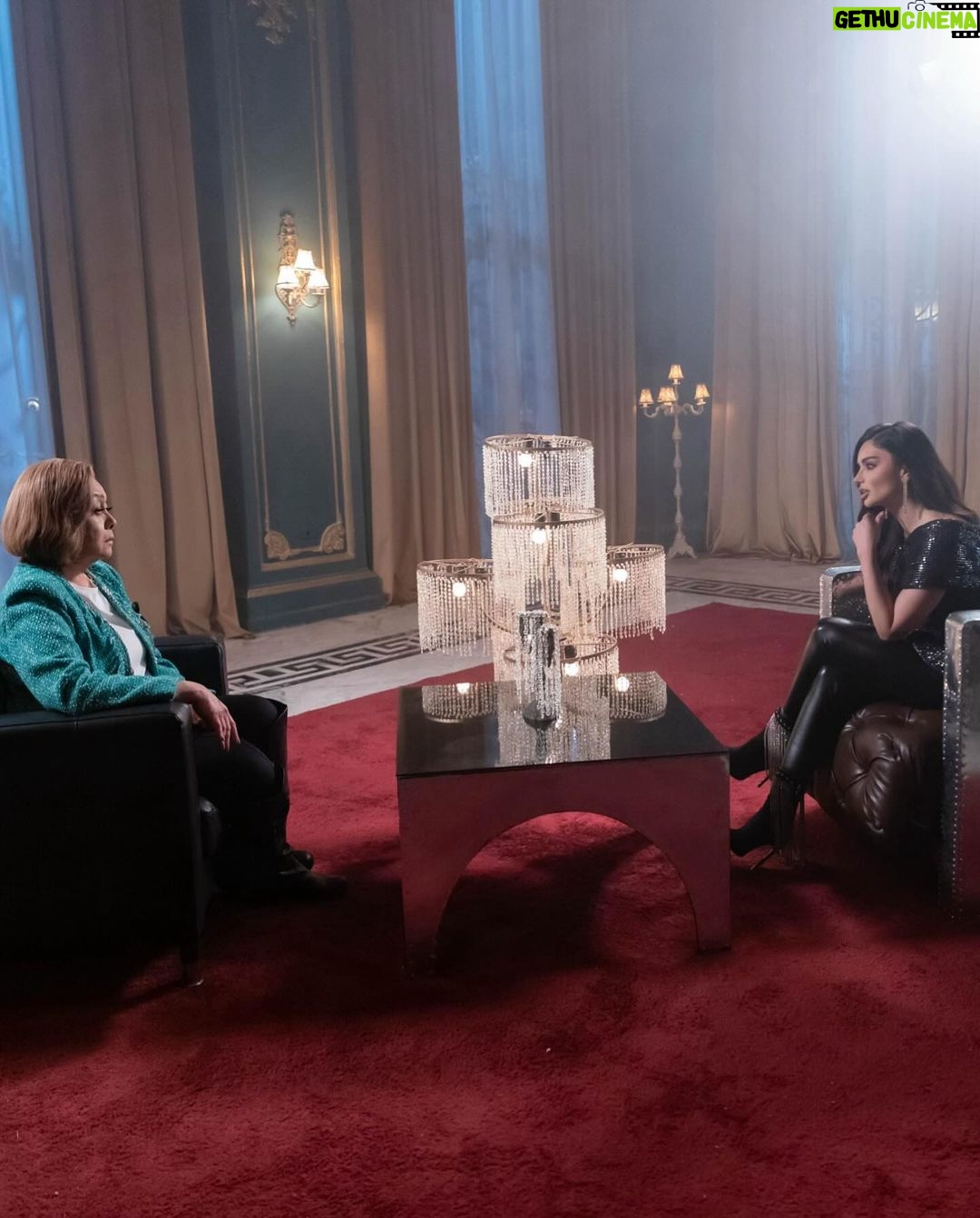 Haifa Hassony Instagram - حلقة جميلة مع الفنانة القديرة هالة فاخر في ( مراجيح ) شتكولون ياشخصية راح تجسدها الفنانة هالة فاخر ؟ @1001.stream @sharqiyatv @vebeautyiq