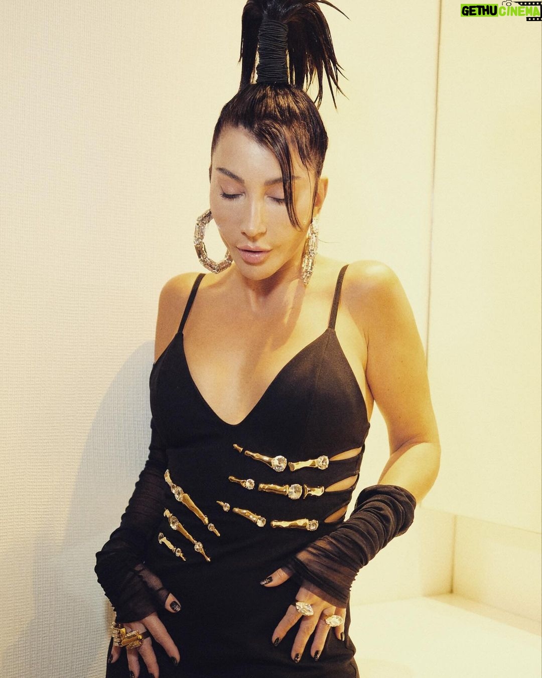 Hande Yener - 29.4K Likes - Özleştik🤍