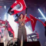 Hande Yener Instagram - 29 Ekim @kusadasibelediyesi 100.Yıl Kutlaması …🇹🇷🇹🇷🇹🇷